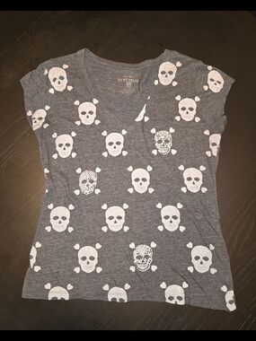Ecko Unltd Skull Print V-neck Tee | Y2K Streetwear | Size L